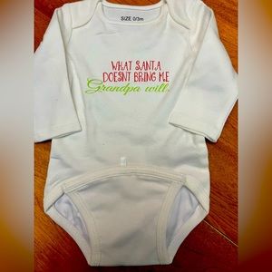 New baby body suit.  Tags off.  Never worn/washed.   Size 0-3mths. 100% Cotton